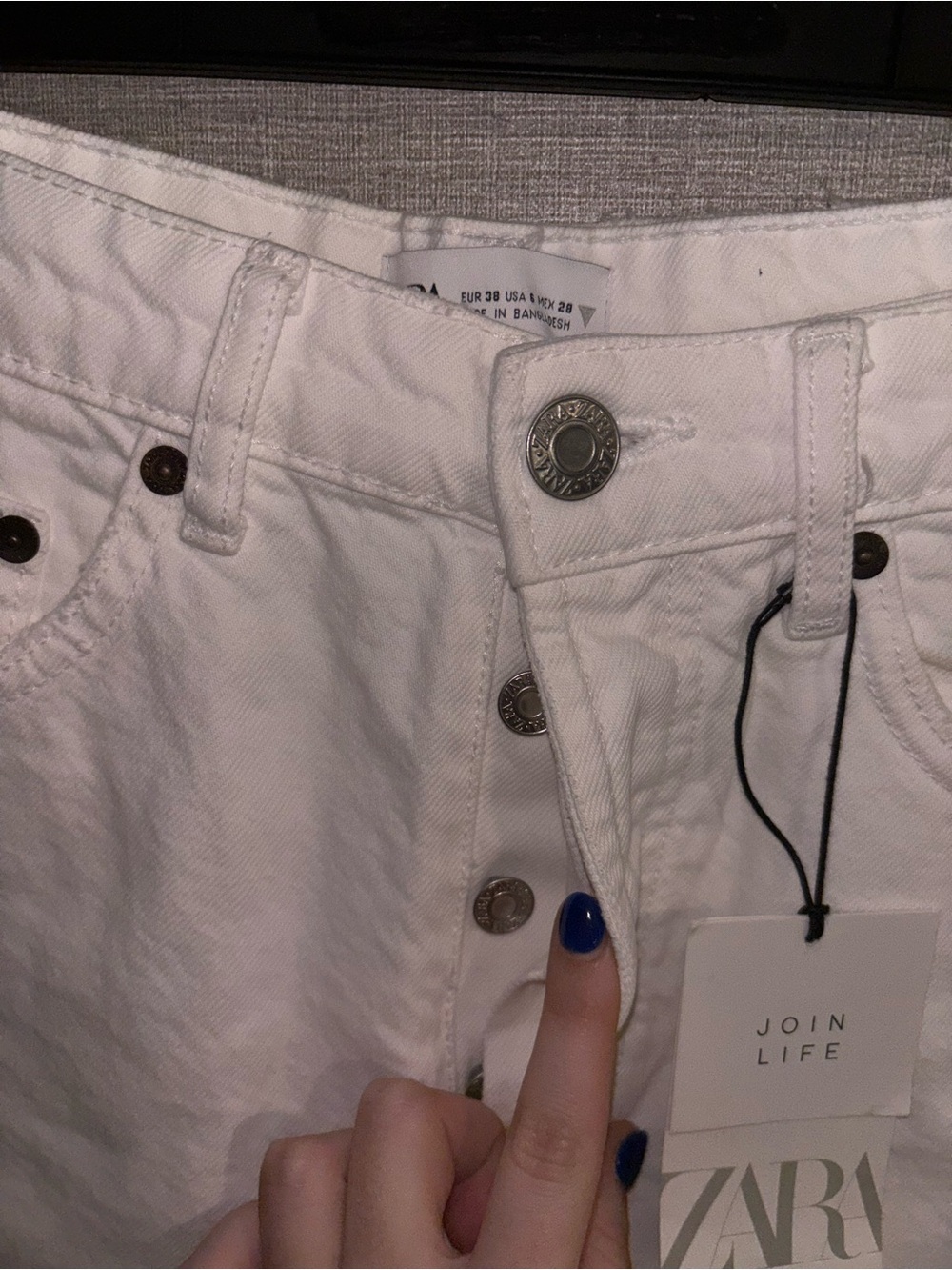 NWT Zara High-Waist Frayed Denim Shorts - Picture 3 of 4